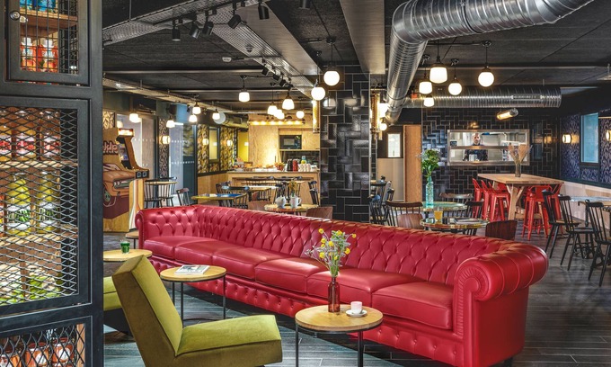 Serris Hotel | Eklo Marne La Vallée