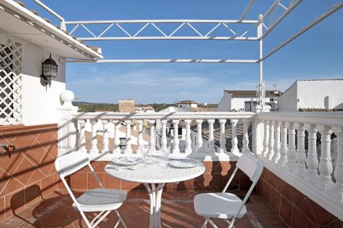 Setenil de las Bodegas House | El Aroma Del Dulce