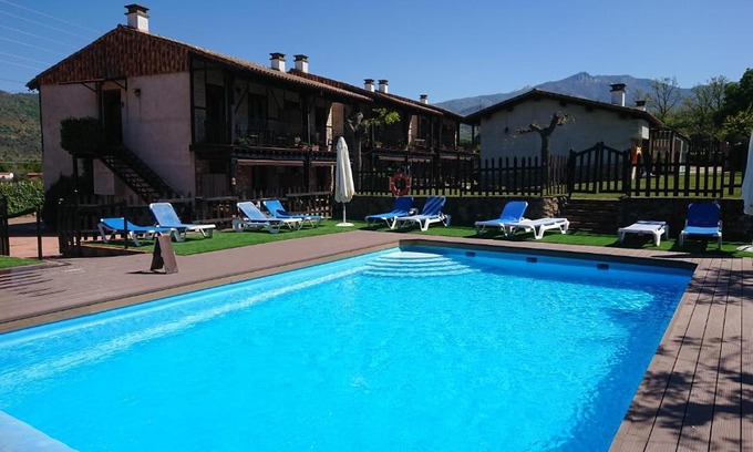 Hervas House | El Canchal de la Gallina -Cafetería - Aparcamiento gratis - Jacuzzi