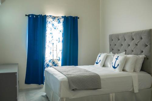 Discovery Bay House | El Casa Azul