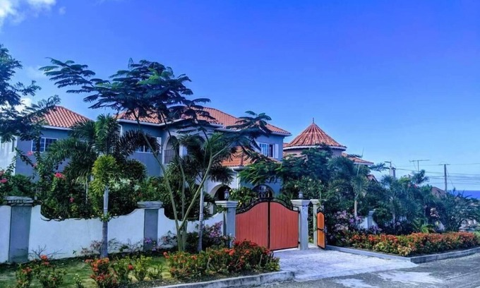 Plantation Village Apartment | El Plantation Village