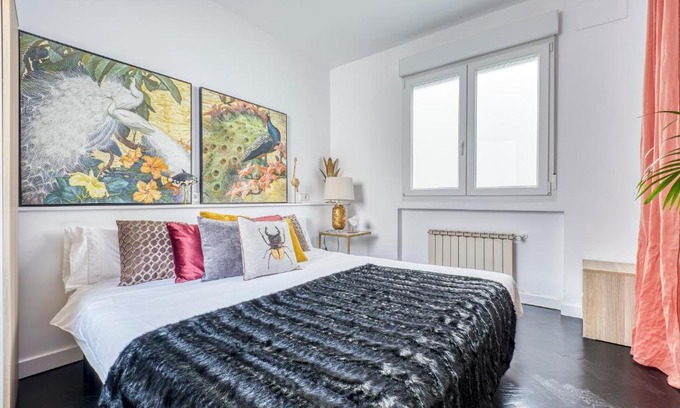 Barrio de La Latina Apartment | El Rastro boutique