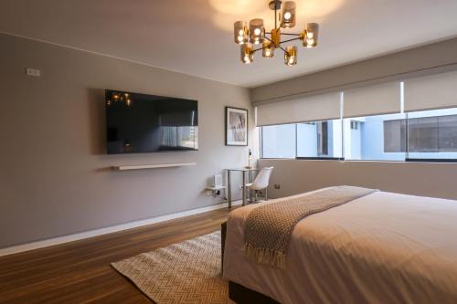 Chacarilla-Santa Cruz Apartment | Elegant 1BR in San Isidro