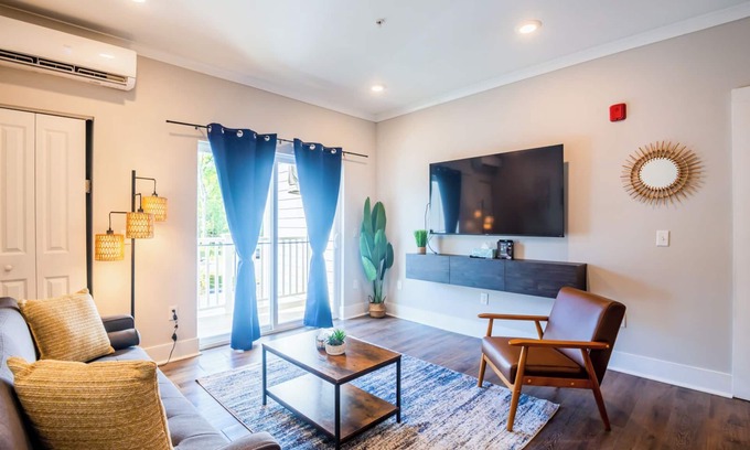 Port Wentworth Apartment | Elegant 2-bedroom apartment with AC, fitness room, pool, WiFi - A