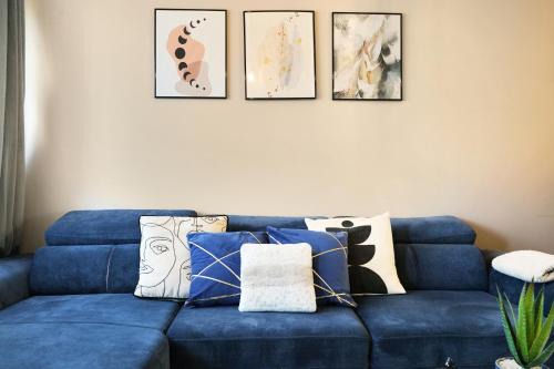Aylesbury House | Elegant 2BR Aylesbury Home, Sleeps 4, Parking, Work, Leisure, Friendly
