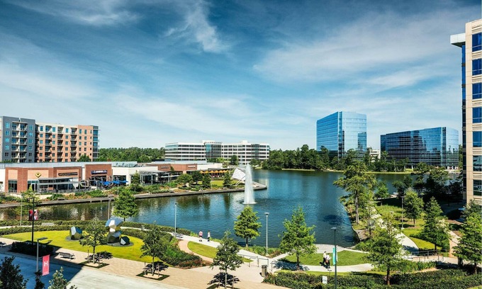 Alden Bridge House | Elegant 3 Bedroom Home in The Woodlands, Texas. The Waterway. Market Street.