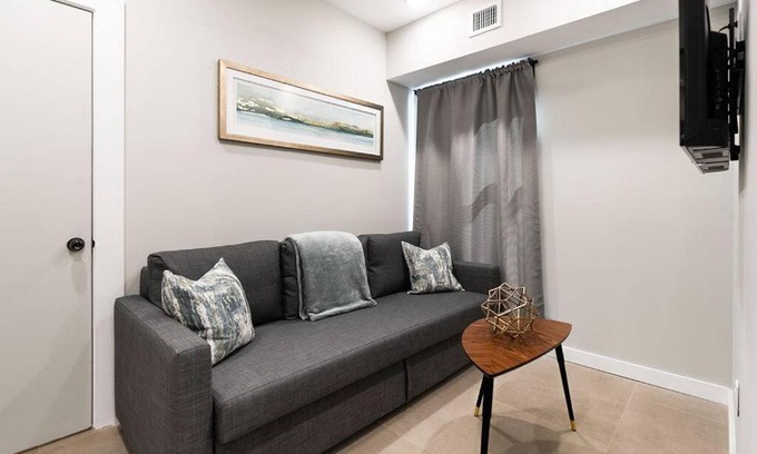 East Little Havana Apartment | Elegant Miami Apartment East Little Havana/Free Parking