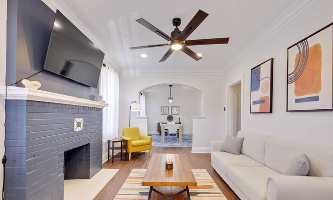 St. Louis House | Elegant, Spacious, Modern. Extended stays welcome