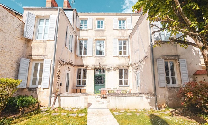 Chateauroux Cottage | Elegant Townhouse with Private Garden, Spa & Free Parking in Châteauroux