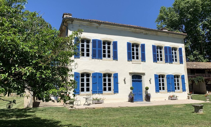 Samadet House | Elegantly Spacious Chateau for large groups
