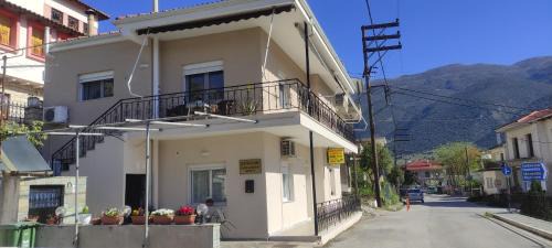 Perama House | Eleni's Rooms