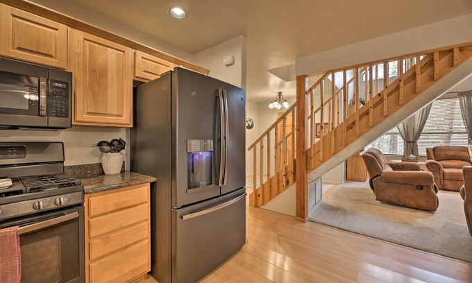 Sierra Pines Cabin | ‘Elk Haven’ Show Low Cabin w/ Deck & Pool Table!