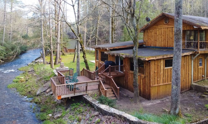 Helen Cabin | Elk Manor - Serene Riverfront Cabin Minutes Away from Helen