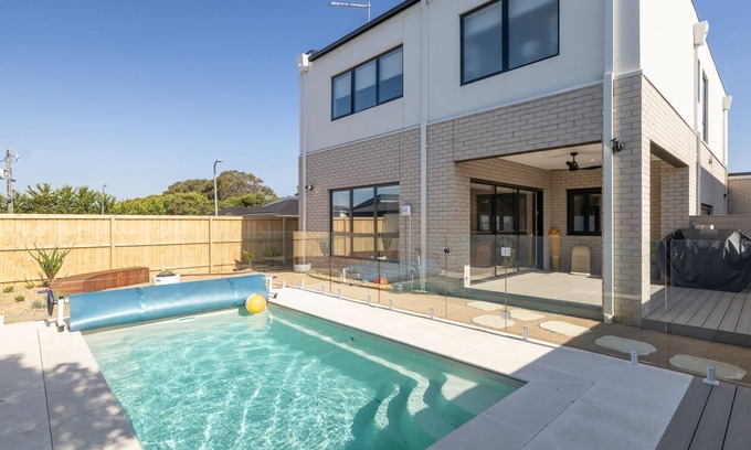 Cowes House | Ella Phillip Island in Cowes
