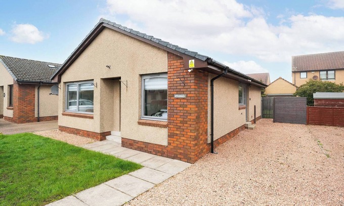 Carnoustie Ski Chalet | Ellaburn - 3 bed w/parking