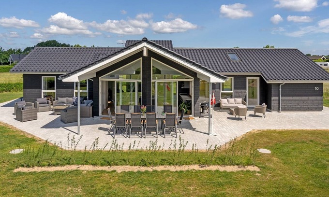 Skovmose House | "Elsebet" - 600m from the sea by Interhome