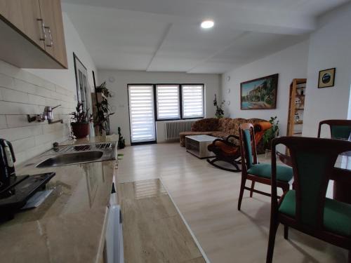 Sremska Mitrovica Apartment | Ema