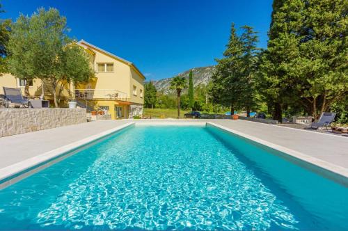 Tribalj Apartment | Emaris