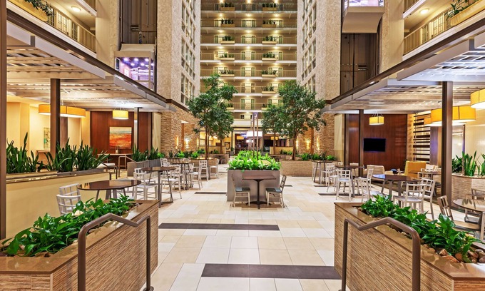 Dallas Hotel | Embassy Suites by Hilton Dallas Market Center