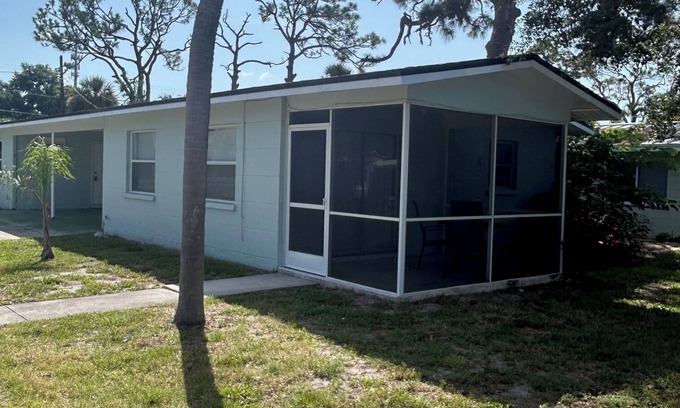 Englewood Cottage | Emerald Palms Unit 5
