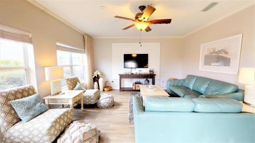 Frangista Beach House | Emerald Waters 0101