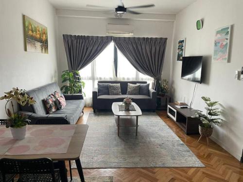 Shah Alam Apartment | Emira Residence Amir Homestay