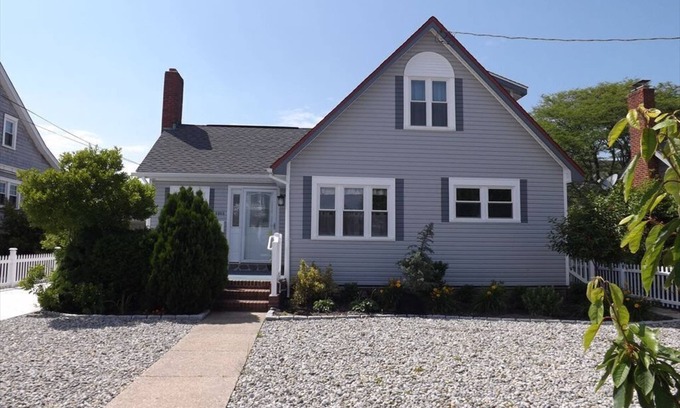 Avalon House | Enjoy a classic seashore vacation in this perfectly situated, rustic 4 BR, expanded cottage