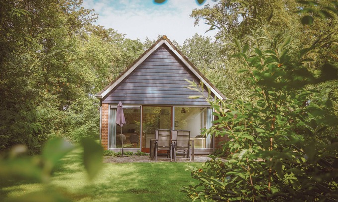 Nieuw Heeten House | Enjoy a comfortable stay in the Bungalow Berkel Plus for 2 people at De Sallandshoeve Holiday Park, perfect for nature lovers and those seeking peace and quiet.