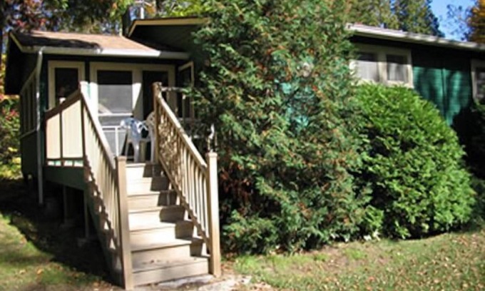 Baileys Harbor Cottage | Enjoy at true get-away at Evergreen!