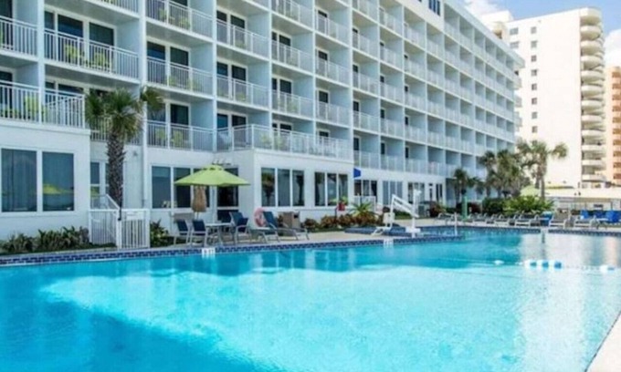 Daytona Beach Shores Condo | Enjoy Daytona Beach in this 1BD resort condo with resort amenities