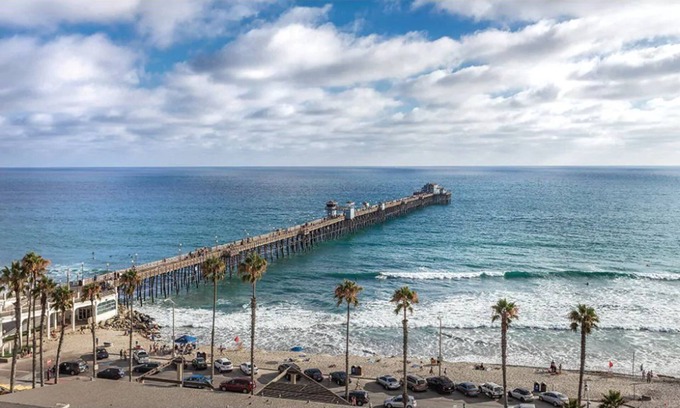 Oceanside Resort | Enjoy the waves of the beach across from the Oceanside Pier