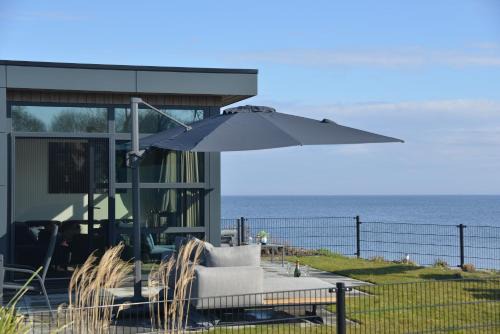 Enkhuizen House | Enkhuizer Strand Chalet Beach Oase Erste Reihe mit Zaun Haus Nr 248