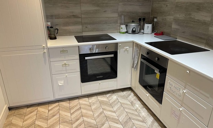 Brockley Apartment | Ensuite near Luxmore Garden