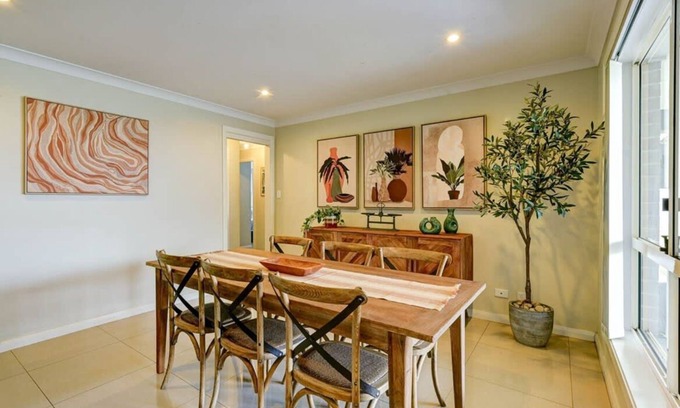 Calare House | Entertainers Haven by Mary & Tex | 10 Guests, Pets