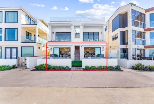 Mission Beach House | Entire Ground Beachfront Luxury Unit with Patio