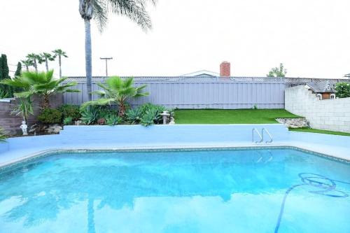 Serra Mesa House | Entire home, Pool, Free Parking, WiFi, Pets are allowed
