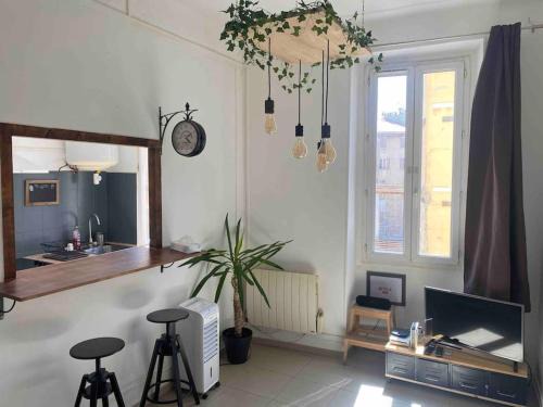 Les Grands Carmes Apartment | Entre gare Saint Charles et vieux port