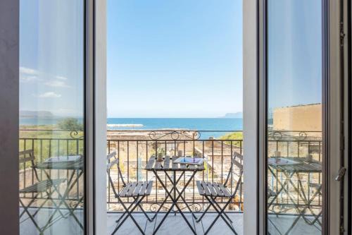 Corso dei Mille - Sant'Erasmo Apartment | Erasmo home luxury, Palermo