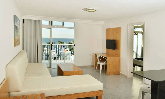 Puerto del Carmen Apartment | Ereza Apartamentos Los Hibiscos - Adults Only