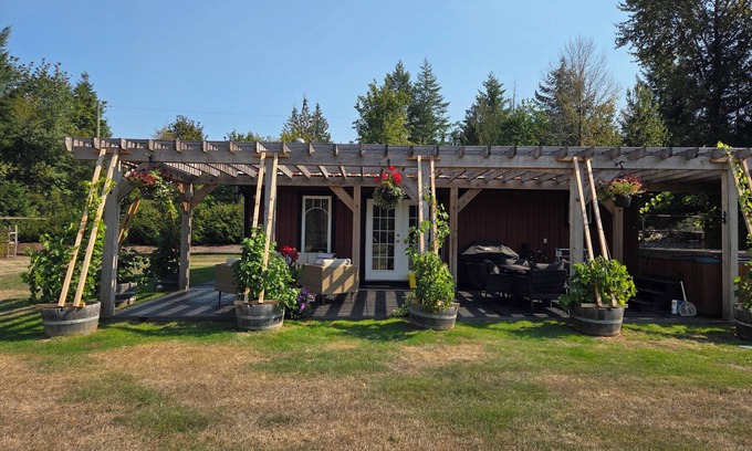 Lake Cowichan Cottage | Escape harsh winters on Vancouver Island on beautiful Cowichan River!