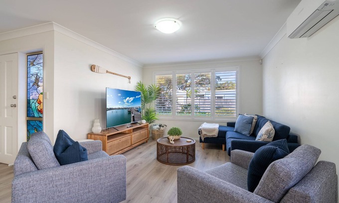 Shellharbour Apartment | Escape on Addison - Beautiful apartment