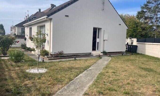 Ouistreham House | Escape to city center near the beach !