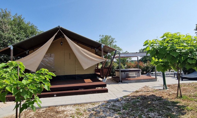 Biograd na Moru Cottage | Escape to Nature:Glamping Tents in Biograd, Close to Beaches and the City Center