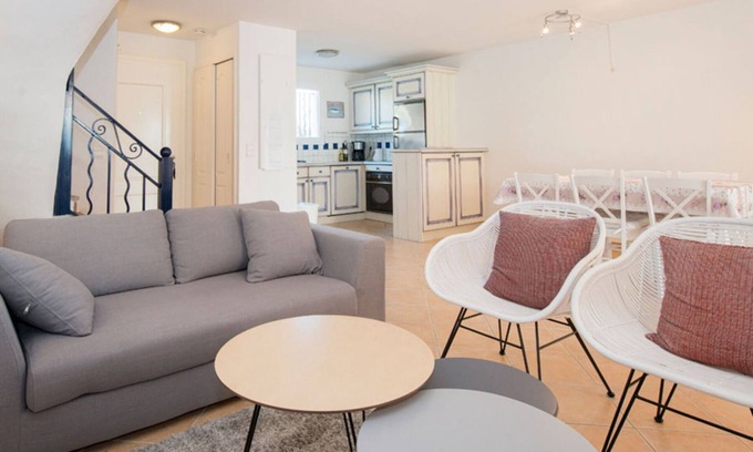 La Rouviere House | Esprit du Sud Vakantiehuis met 3 Slaapkamers, Mooi Uitzicht op Domaine du Golf