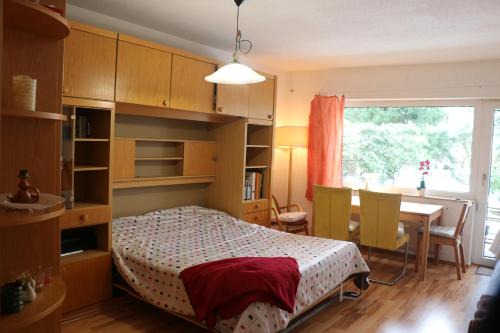 Suedviertel Apartment | Essen City quiet flat with terrace and garden