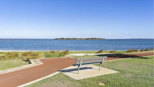 Erskine House | Estuary Break in Erskine