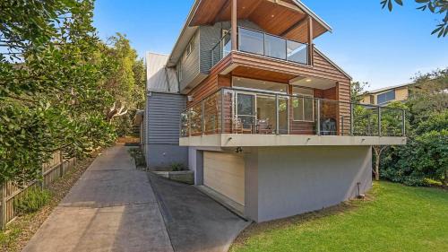 Killcare House | 'Eucalyptus Beach House' by HolidayCo