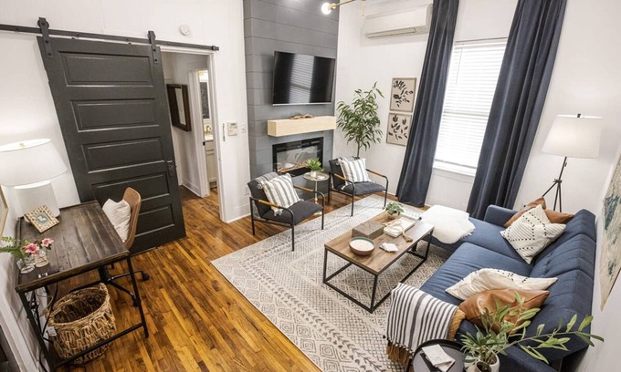 Downtown House | Evangeline B in Lafayette