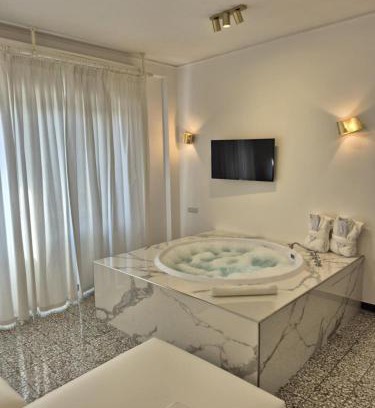 Sanremo Hotel | Eveline Portosole Hotel