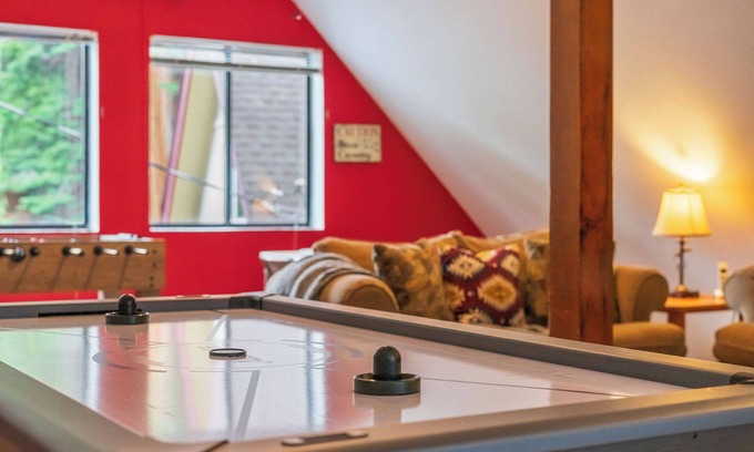Dorrington Cabin | Evergreen Game Room Ski Bear Valley Kayaks/SUP Fast Wi-Fi EV